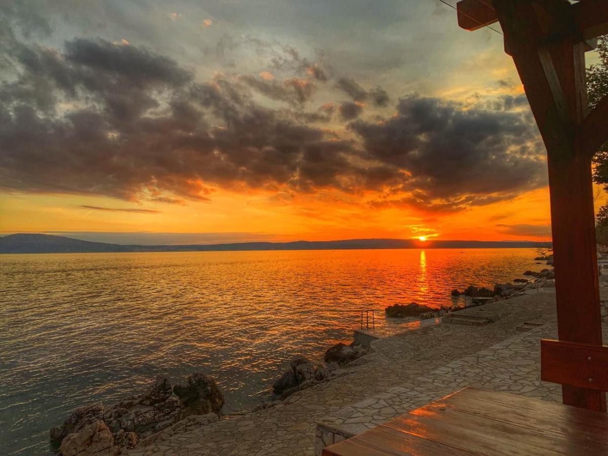 Bed and Breakfast Azur Новий Винодольський Екстер'єр фото